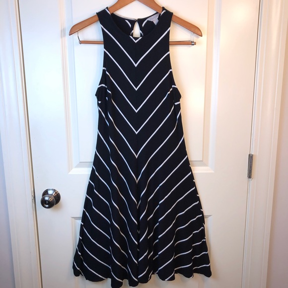 belle sky Dresses & Skirts - Chevron Black White Knit Dress sz L